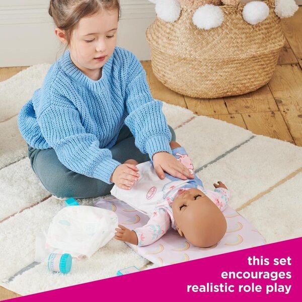 Súprava prebaľovacieho stolíka Casdon Baby Huggles pre bábiky s kompletným a opakovane použiteľným príslušenstvom