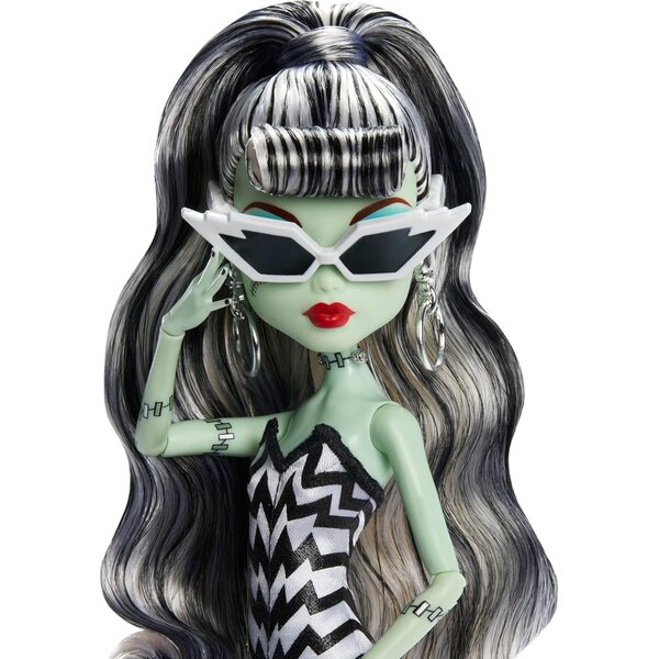 Barbie Monster High Frankie Stein mit Originalkostüm und elegantem Abendkleid